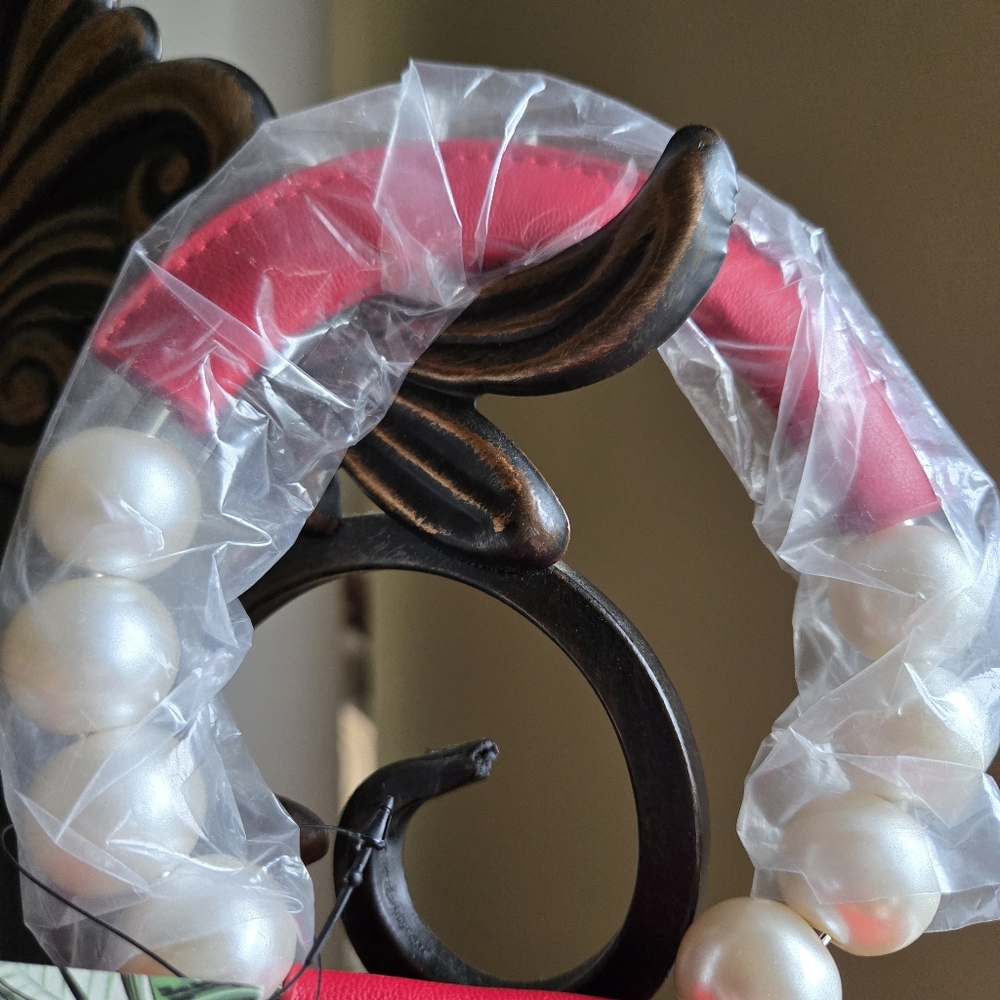 Badgley Mischka Red Quilted Faux Pearl Clutch Party Ready - Picture 4 of 13